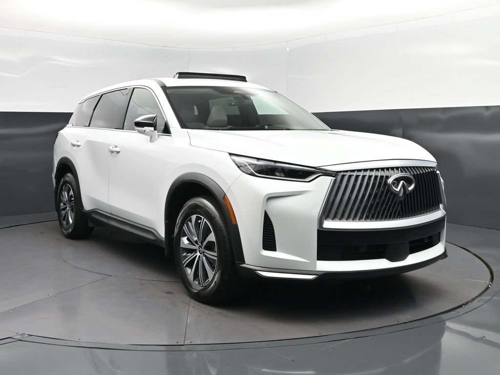 Certified Used 2026 White INFINITI PURE image 9