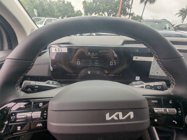 New 2027 Ceramic Silver Kia LXS image 29