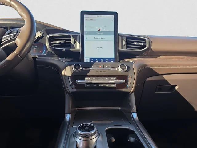 Used 2020 White Metallic Ford Platinum image 11