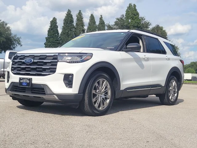 Used 2025 White Ford Active image 35