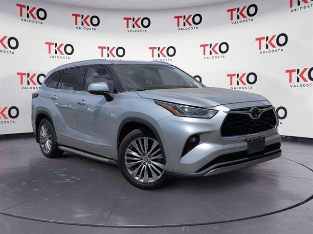Used 2023  Toyota Platinum image 2