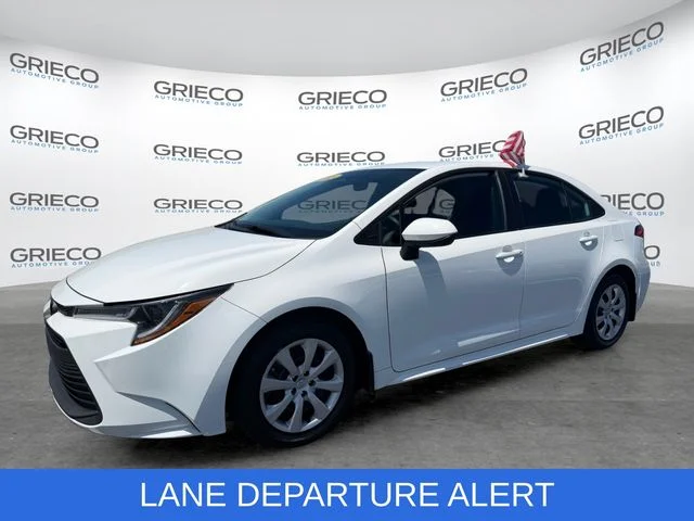 Used 2025 White Toyota LE image 3