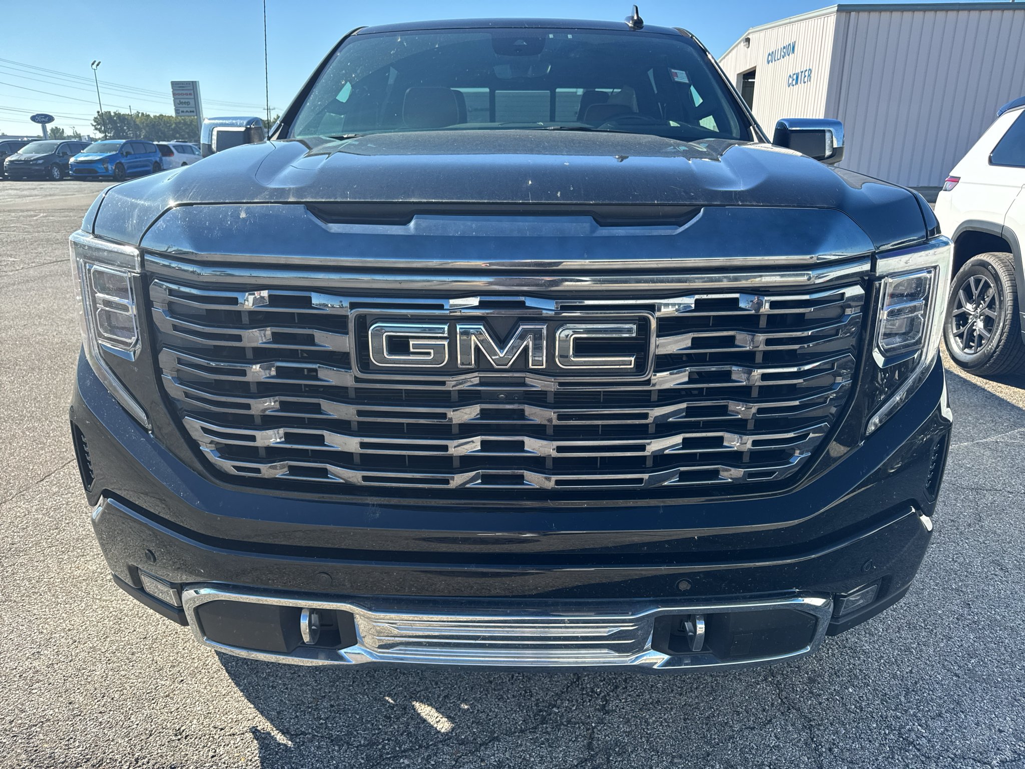 Used 2024 Onyx Black GMC Denali Ultimate image 2