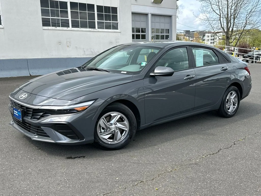 2025 Hyundai Elantra 2.0 SE IVT's photo