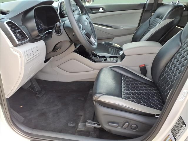 Used 2019 Silver Hyundai Sport image 15