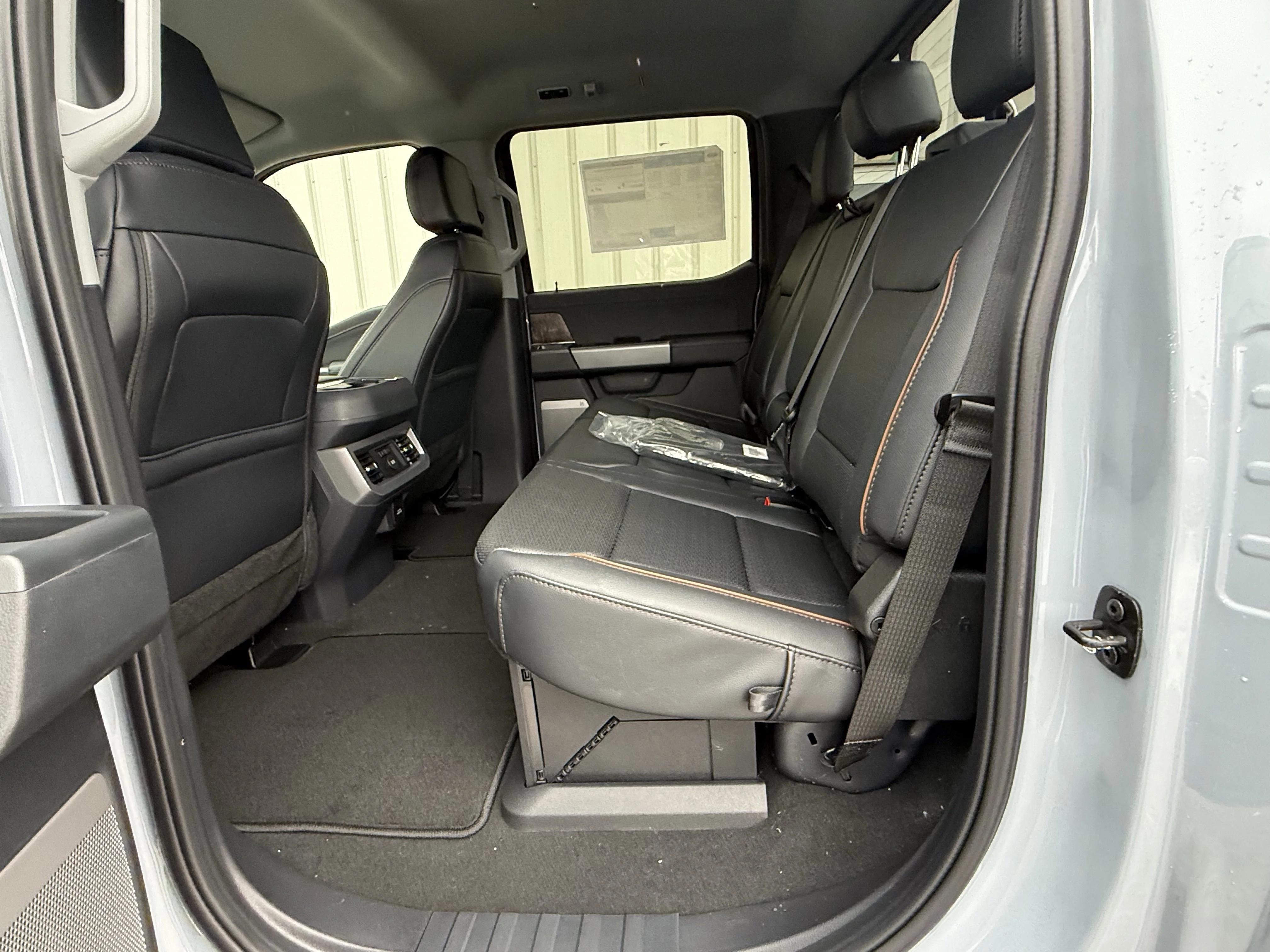 New 2026 Glacier Gray Metallic Tri-Coat Ford F-350® Lariat® image 11