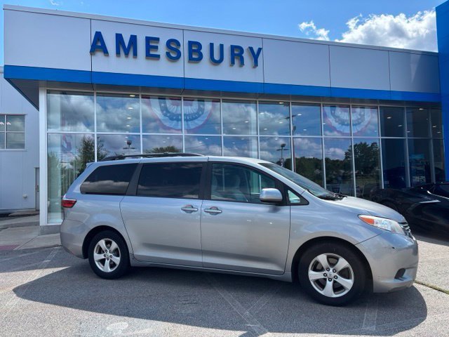 Used 2015 Toyota Sienna LE with VIN 5TDKK3DC1FS670199 for sale in Amesbury, MA