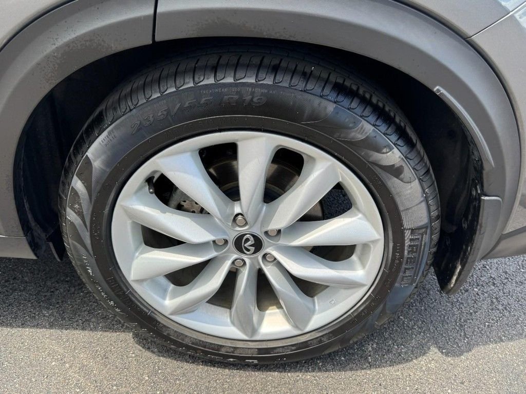 Used 2019 Gray INFINITI ESSENTIAL image 7