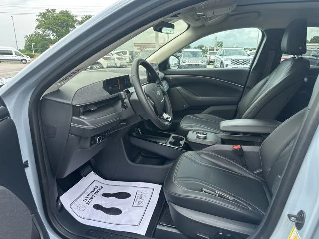 Used 2024 Glacier Gray Metallic Ford Premium image 31