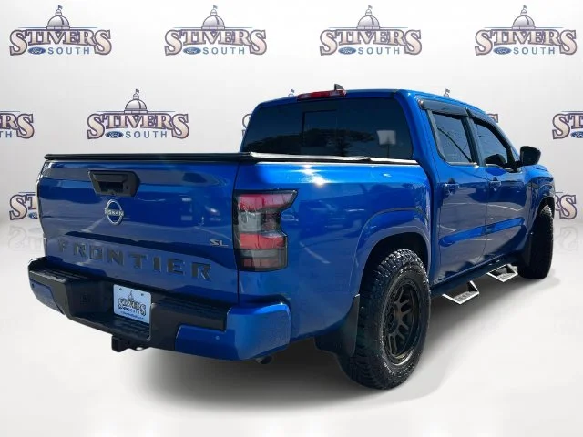 Used 2024 Blue Nissan SL image 3