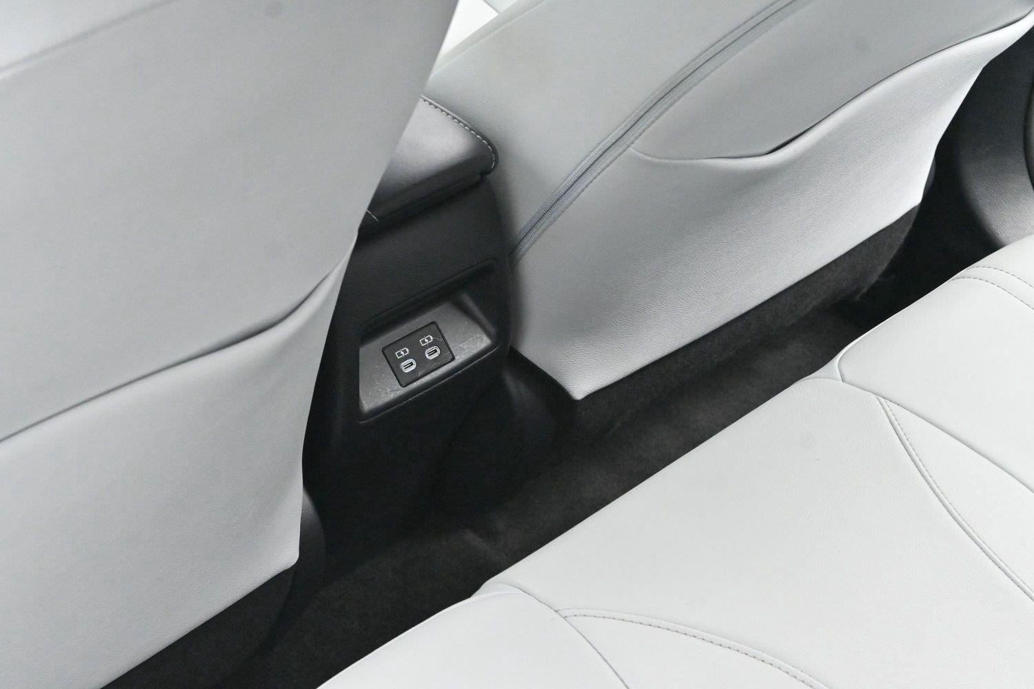 Used 2024 Ice Cap Toyota XSE image 27