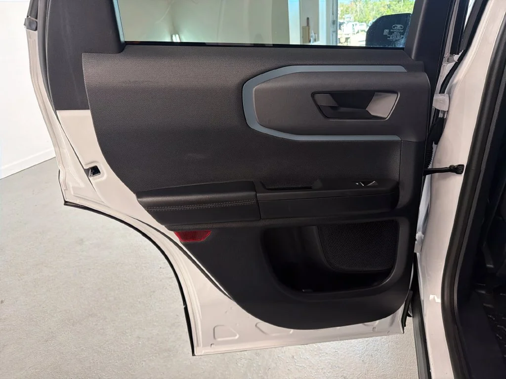 Used 2022 White Ford Badlands image 9