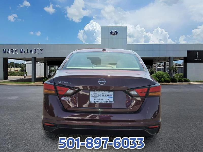 Used 2025 Garnet Pearl NISSAN SV FWD image 4