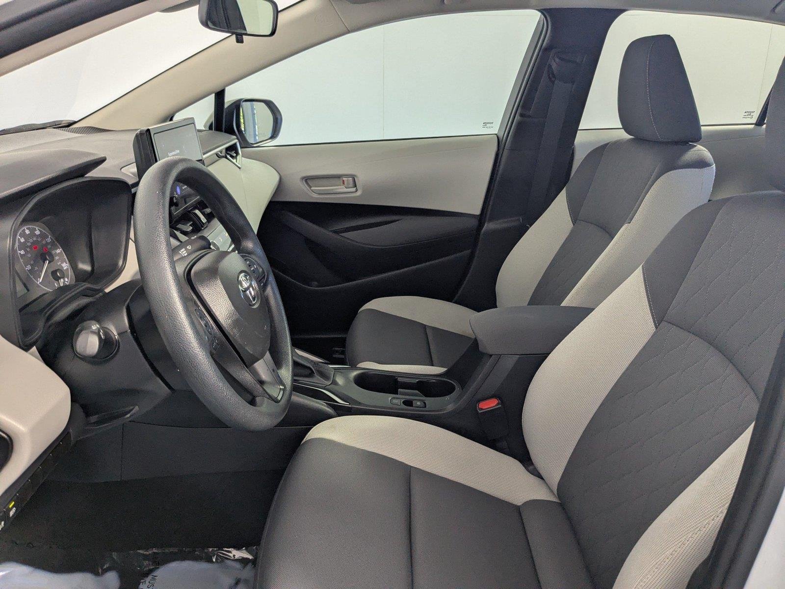 Used 2025 Ice Cap Toyota LE image 8