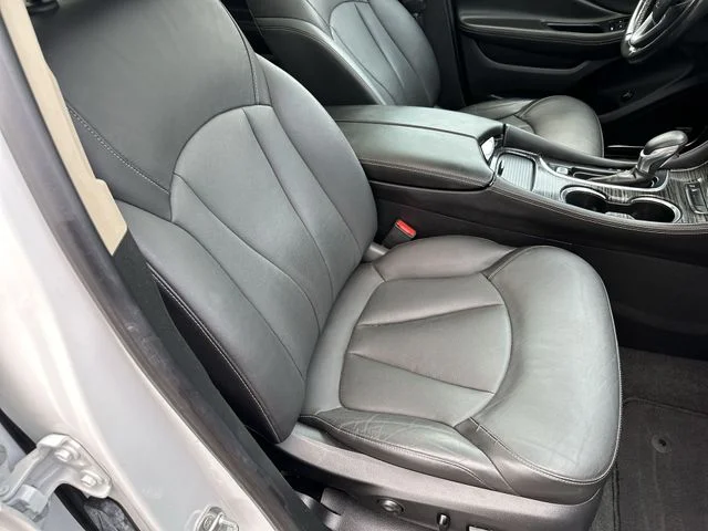 Used 2017 White Buick Premium I image 27