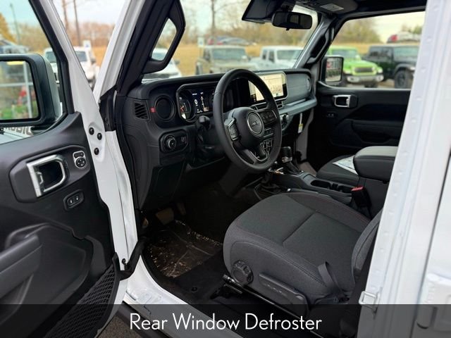 New 2025 Bright White Clear-Coat Exterior Paint Jeep Rubicon image 13