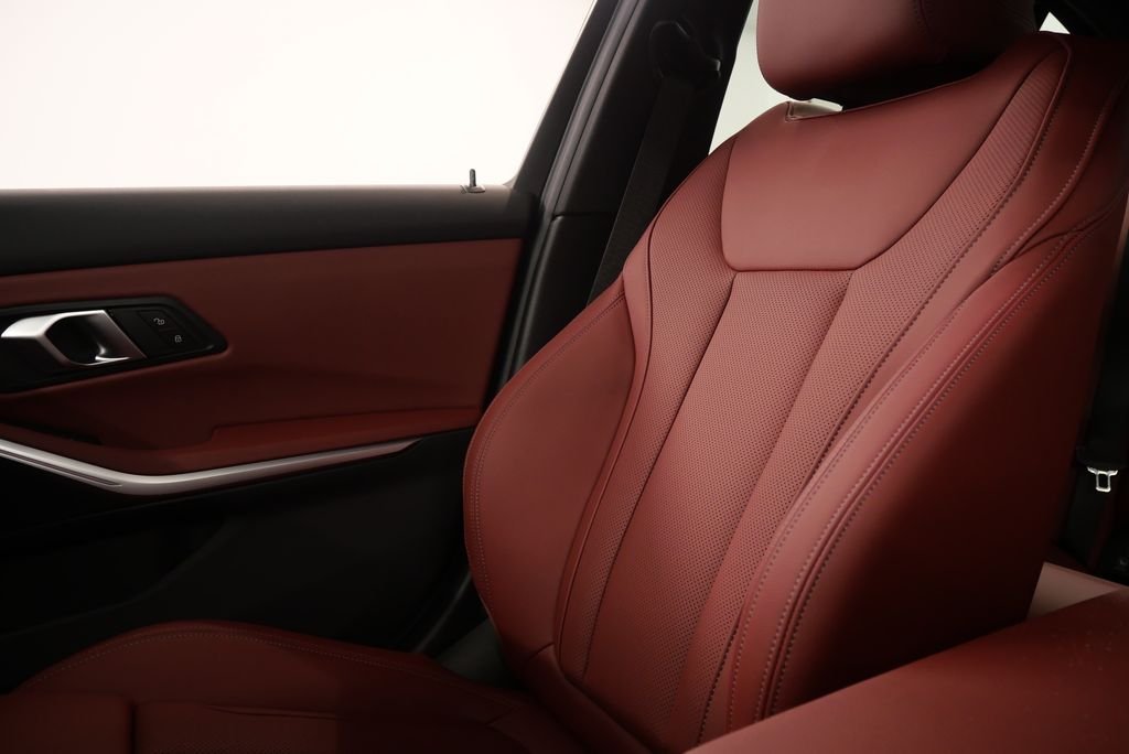 2025 BMW 3 Series 330i - Photo 26