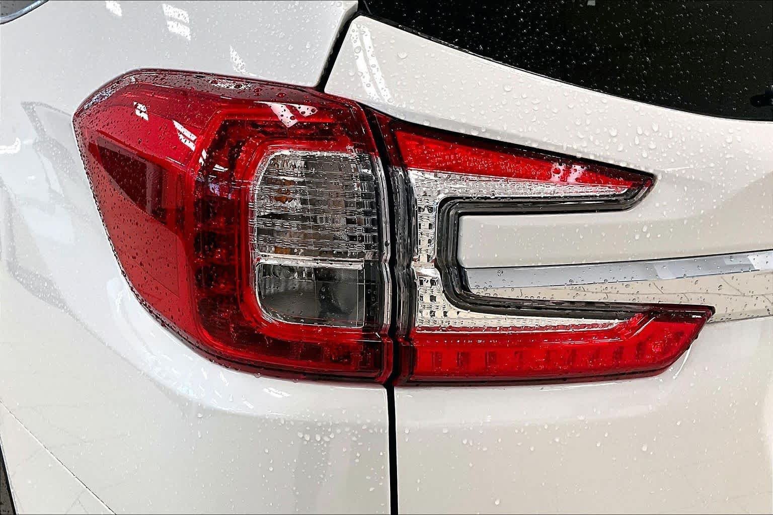 Used 2023 Crystal White Pearl Subaru Touring image 27