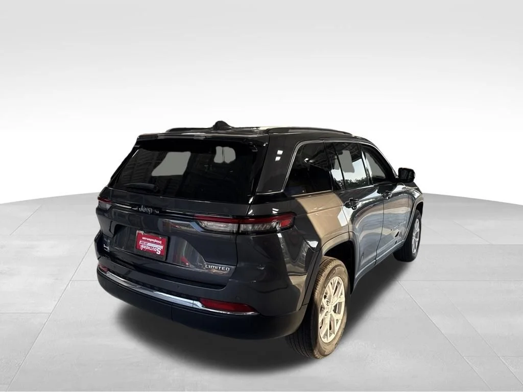 Used 2022 Gray Jeep Limited image 5