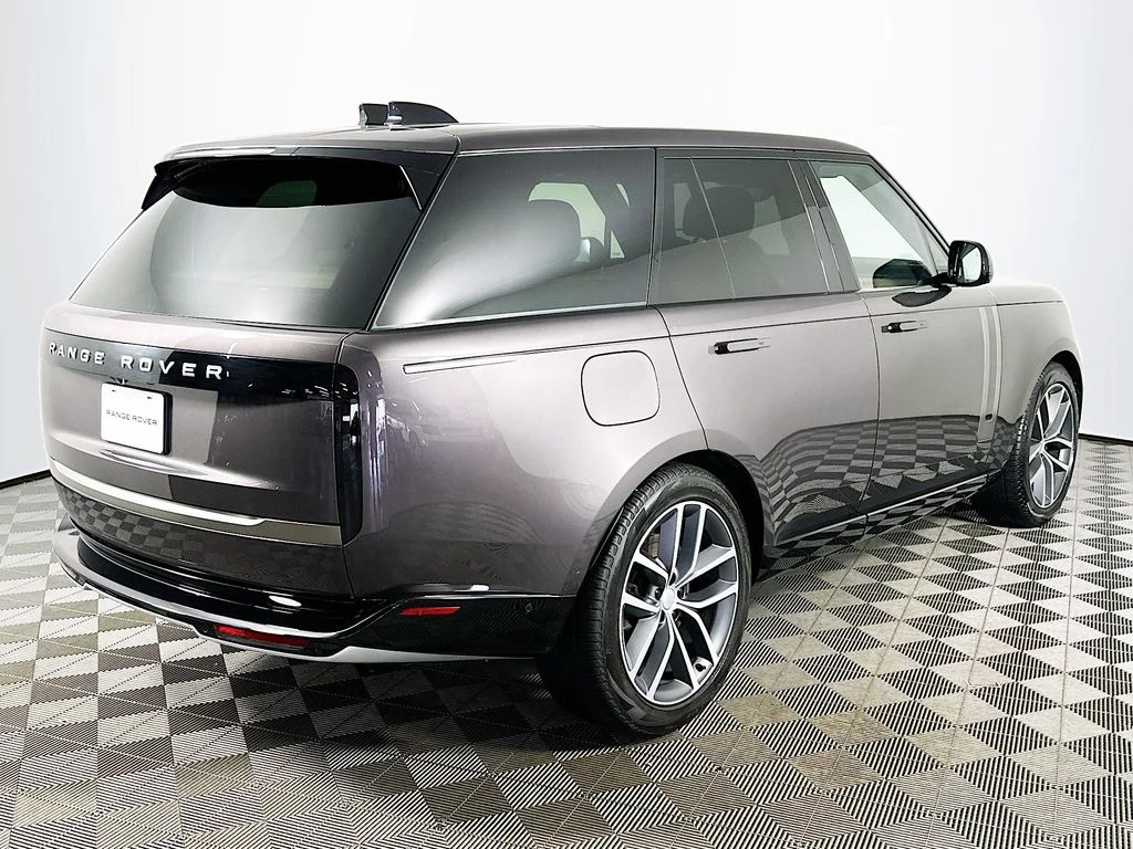 Used 2024 Carpathian Gray Premium Metallic Land Rover SE image 5