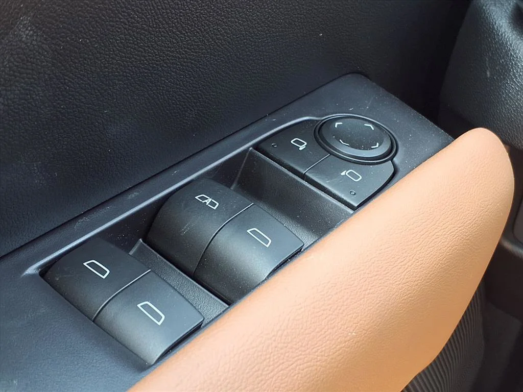2026 GMC Canyon AT4 - Photo 13