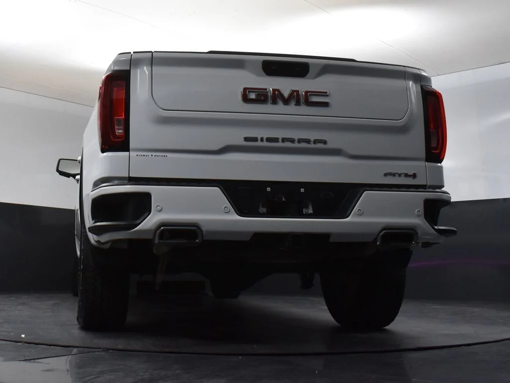 Used 2025 White GMC AT4 image 30