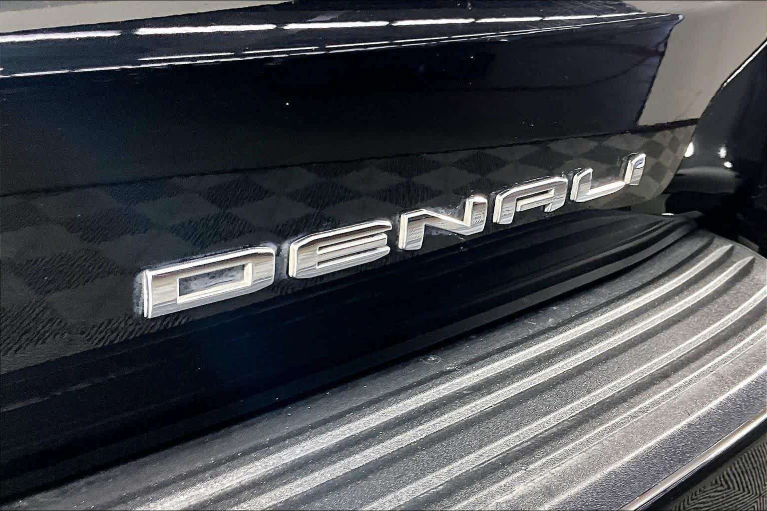 Used 2024 Onyx Black GMC Denali image 10