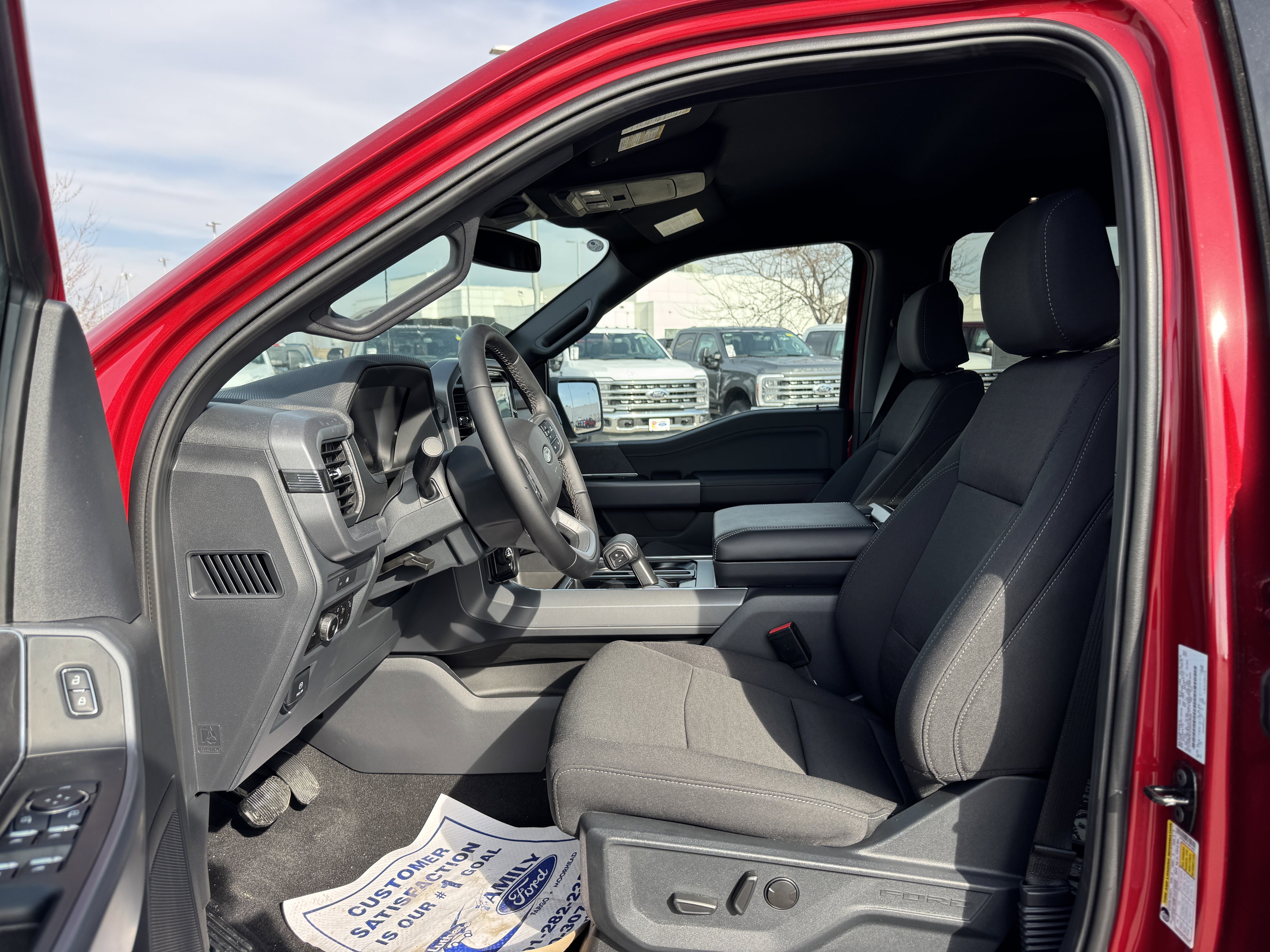 New 2025 Rapid Red Metallic Tinted Clearcoat Ford XLT image 5