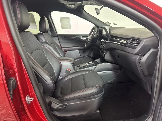 New 2026 Rapid Red Metallic Tinted Clearcoat Ford ST-Line Select image 4
