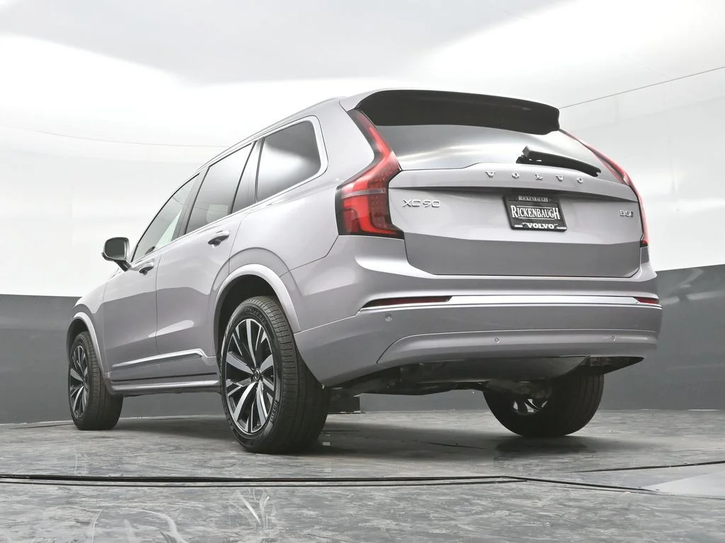 Used 2026 Aurora Silver Volvo Core image 25