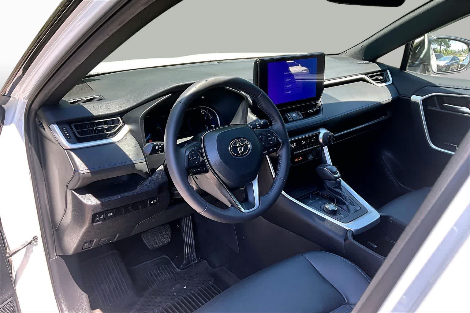 Used 2024 Wind Chill Pearl/Midnight Black Metallic Toyota Hybrid XSE image 18