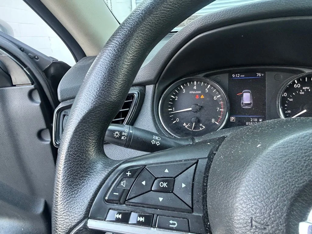 Used 2018 Gray Nissan S image 16
