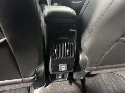 Certified Used 2024  Jeep Limited image 19
