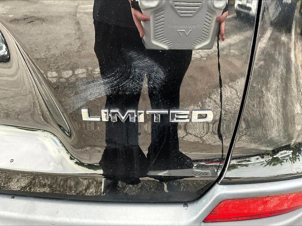 Used 2020 Black Jeep Limited image 27