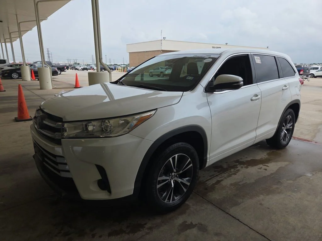 Certified Used 2018 White Toyota LE image 5