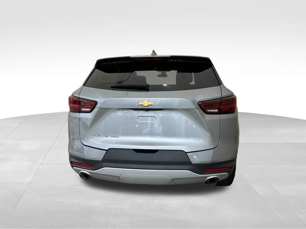 Used 2025 Sterling Gray Metallic Chevrolet 2LT image 4
