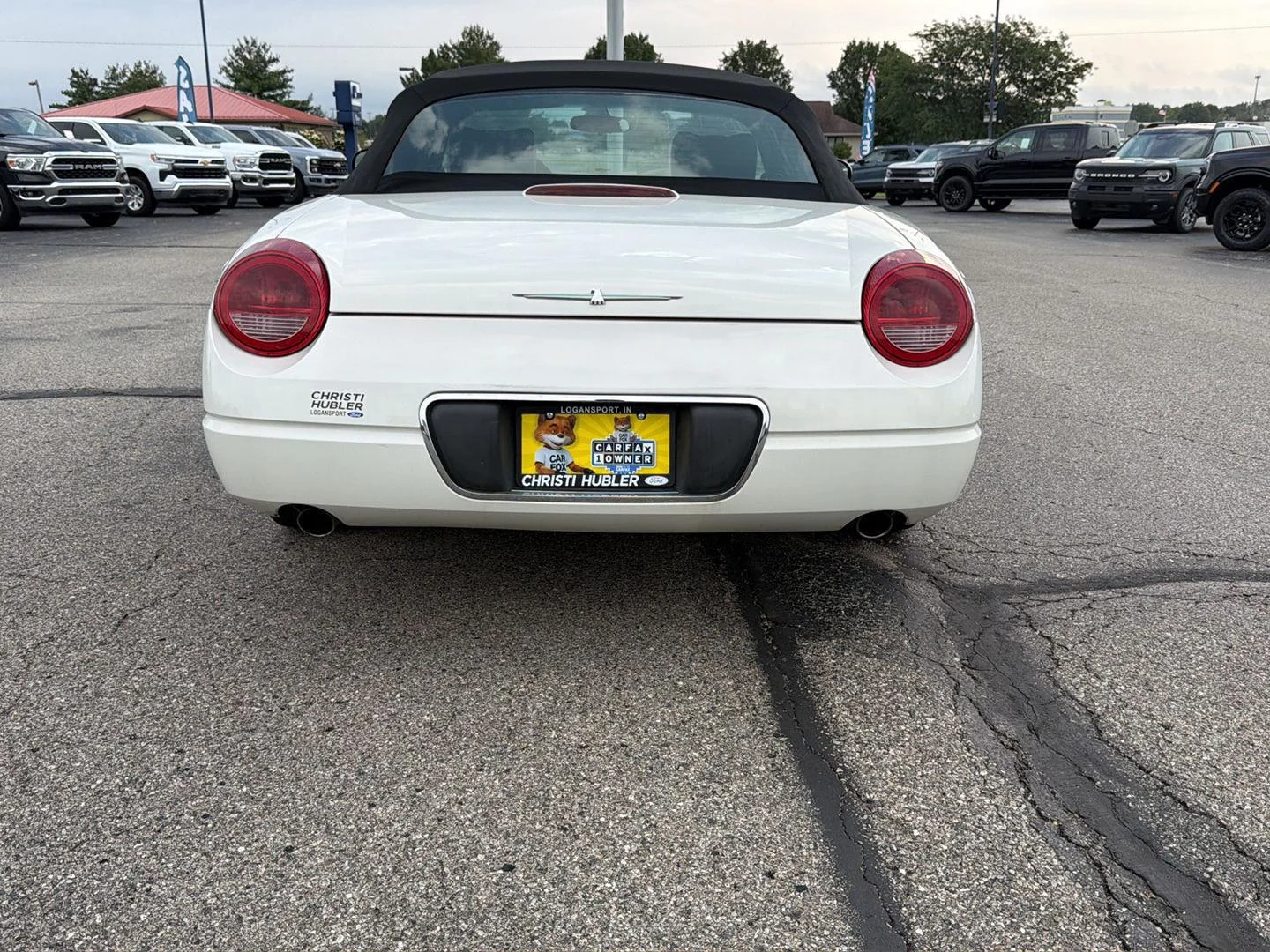 Used 2003 White Ford Premium image 6