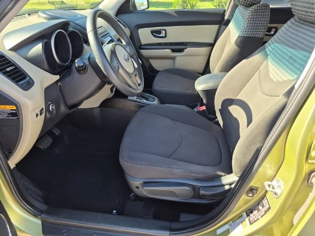 Used 2012 Green Kia Exclaim image 15