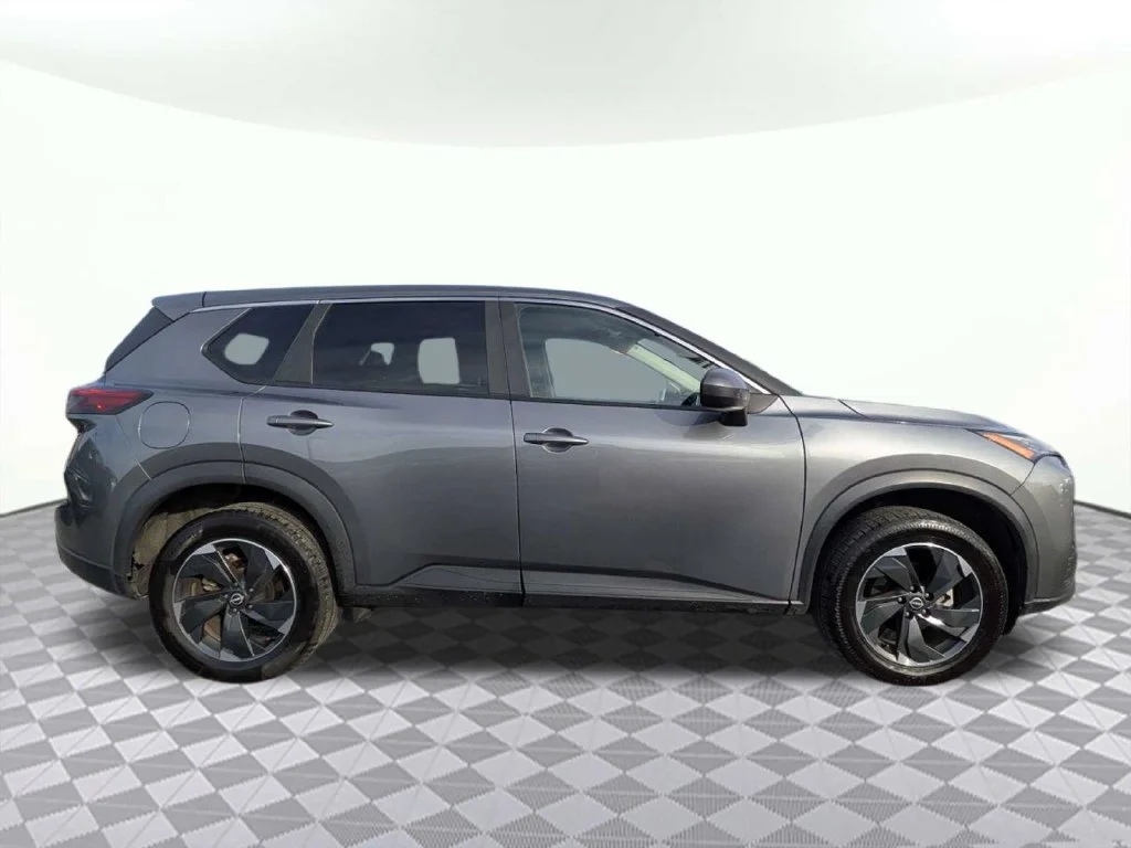 Certified Used 2025 Gun Metallic Nissan SV image 2