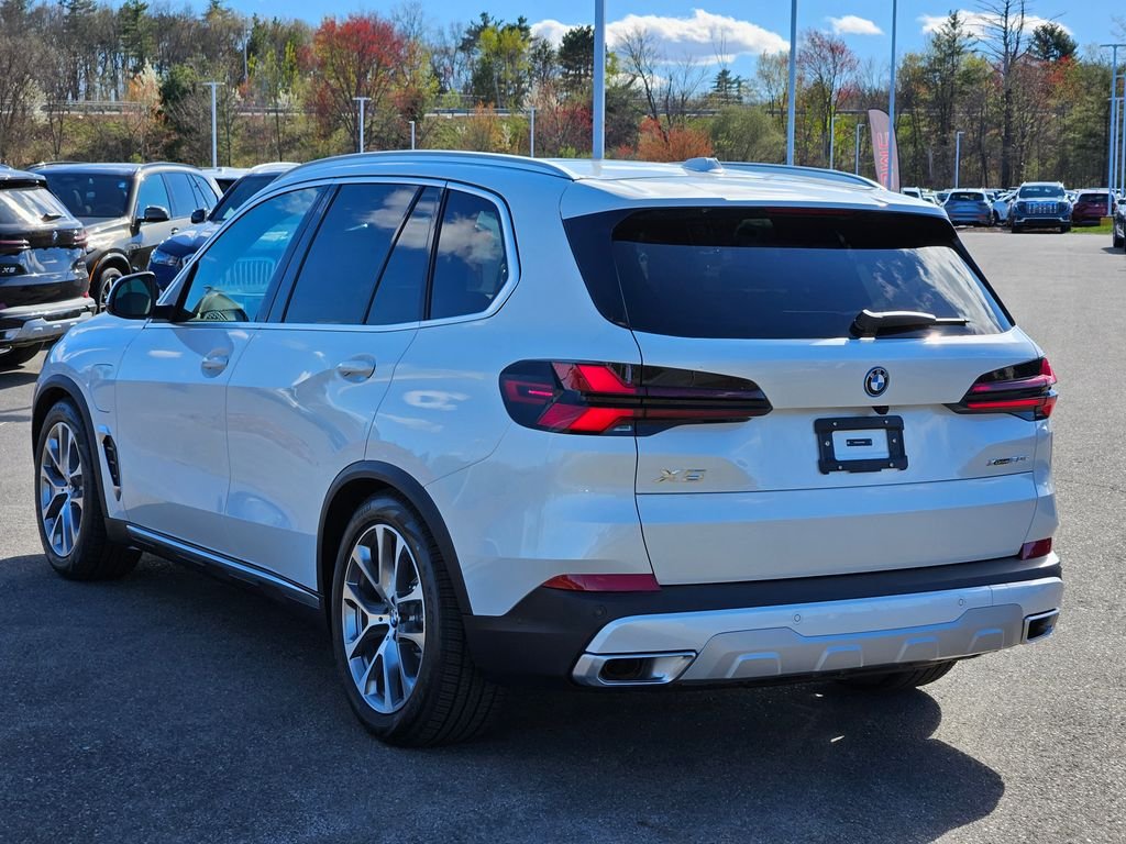 New 2026 Mineral White Metallic BMW xDrive50e image 3