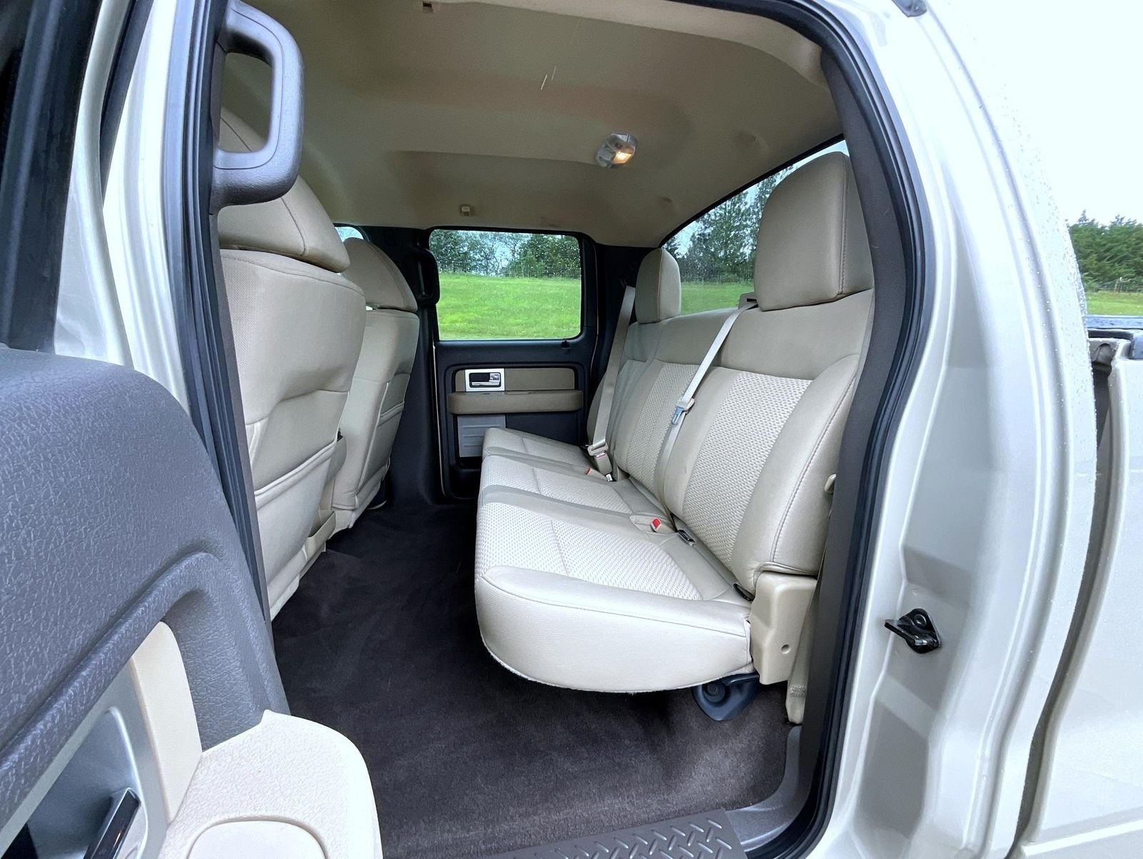 Used 2010 Gold Ford XLT image 20