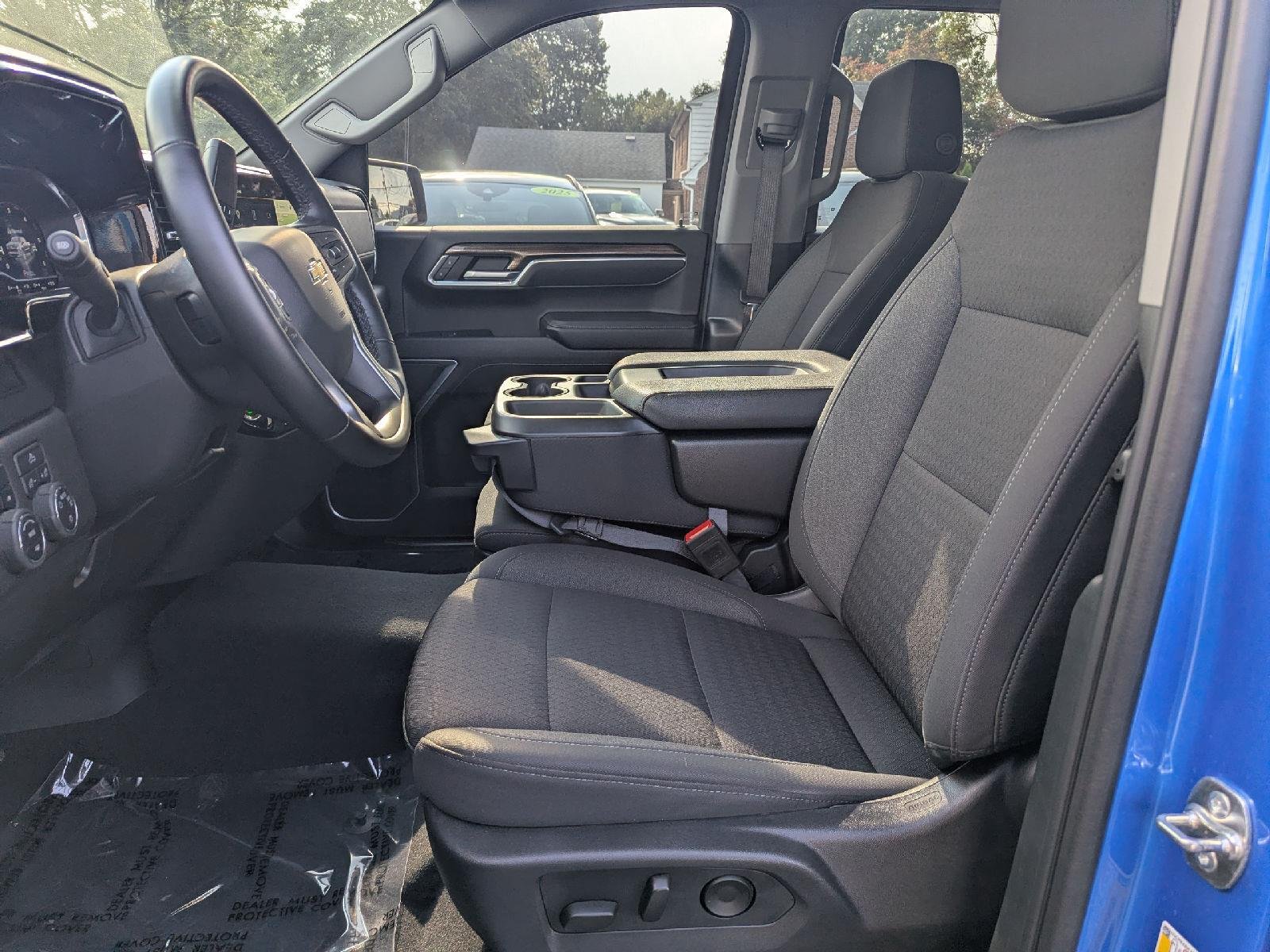 Used 2025 Riptide Blue Metallic Chevrolet LT image 23