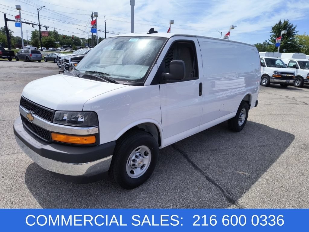 2025 Chevrolet Express Cargo Work Van - Photo 13