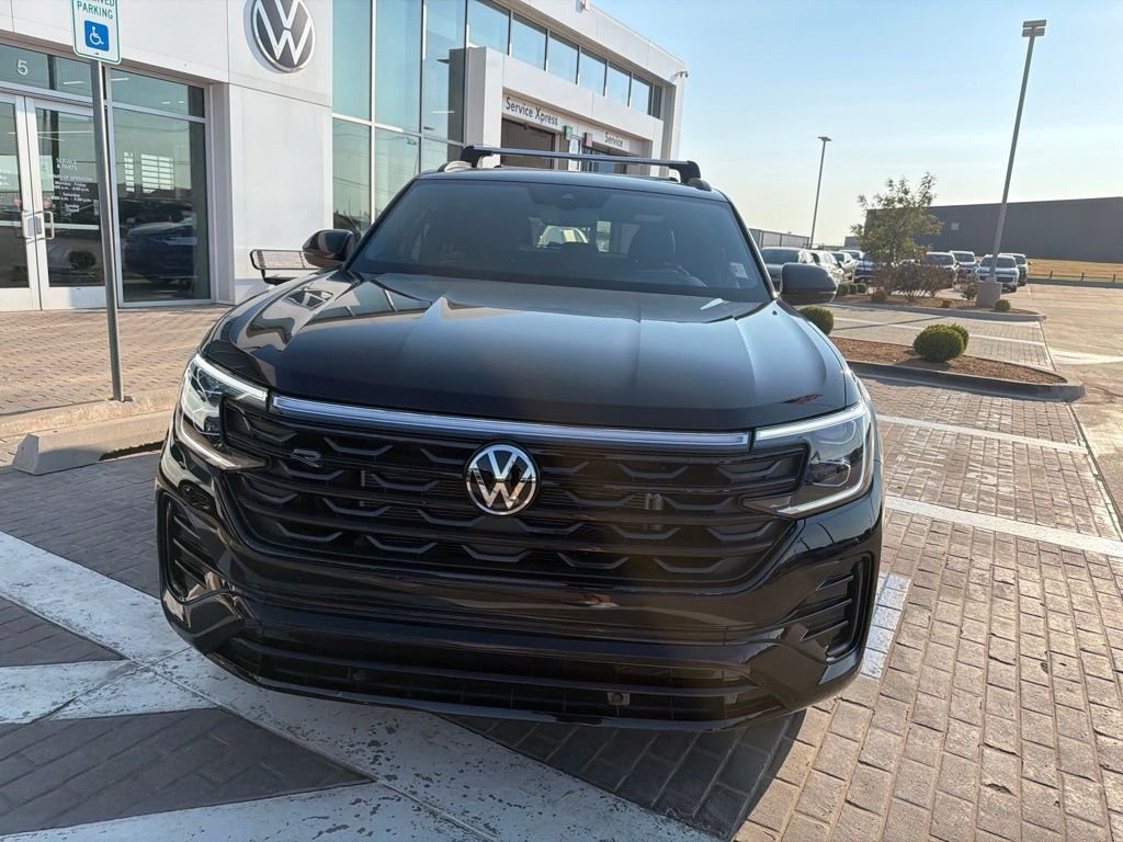 Used 2026 Deep Black Pearl Volkswagen SEL R-Line Black image 2