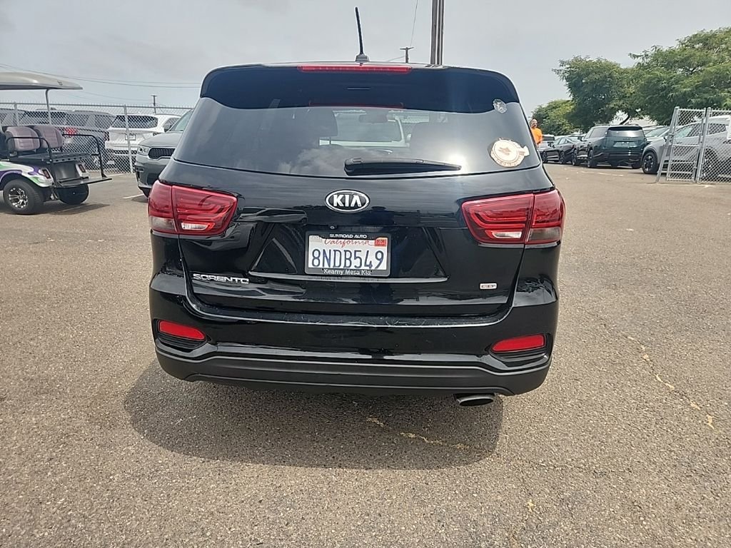 Used 2019 Black Kia L image 12