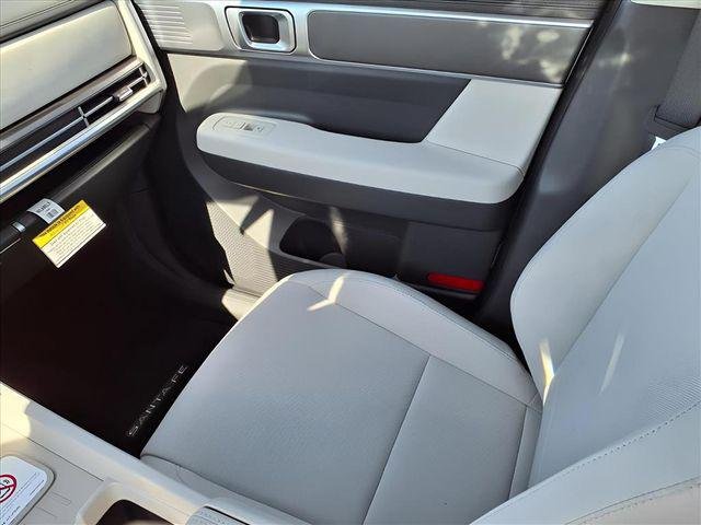 New 2026 White Hyundai SE AWD image 13