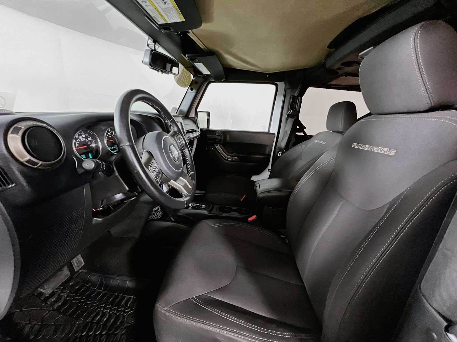 Used 2018 Bright White Clearcoat Jeep Golden Eagle image 20