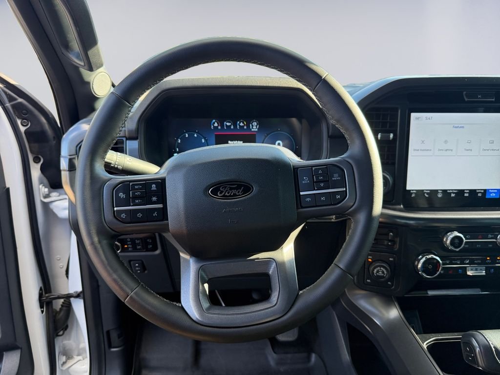 Used 2025  Ford Lariat image 14