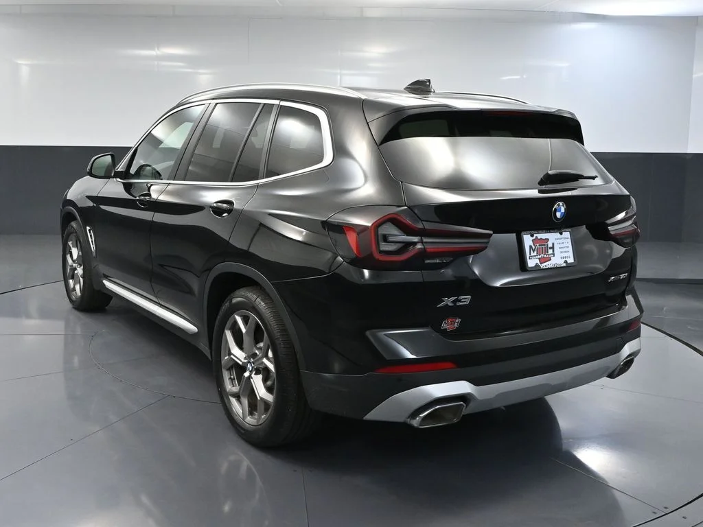 Used 2023 Black BMW xDrive30i image 9