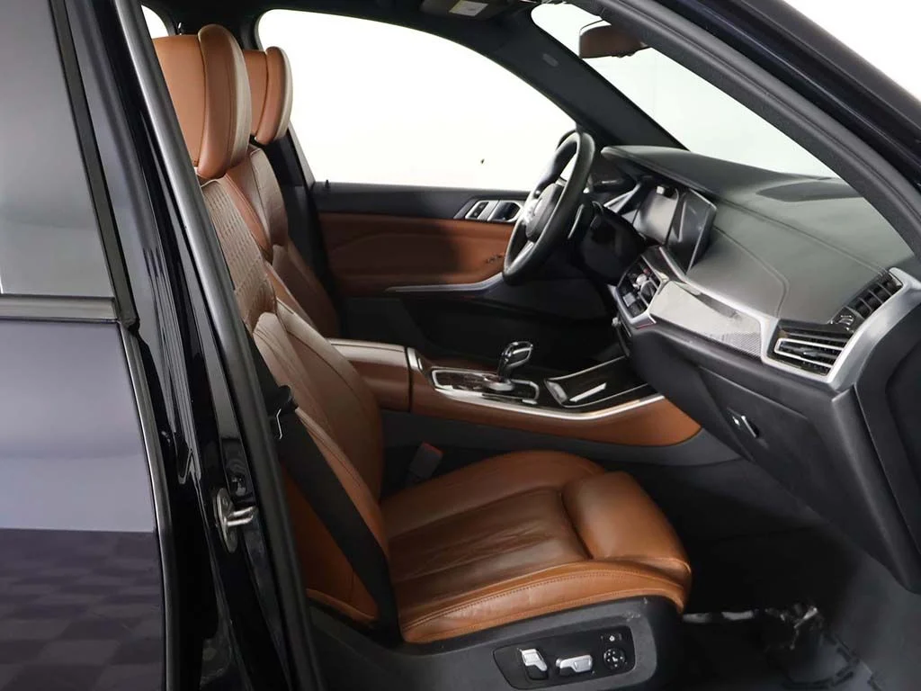 Used 2022 Black BMW M50i image 31